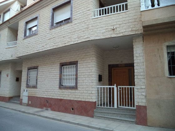 Foto 1 de Chalet en venta en San Pedro del Pinatar de 3 habitaciones con terraza y aire acondicionado
