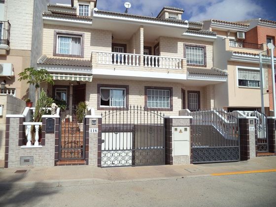 Foto 1 de Dúplex en venta en San Pedro del Pinatar de 5 habitaciones con terraza y garaje
