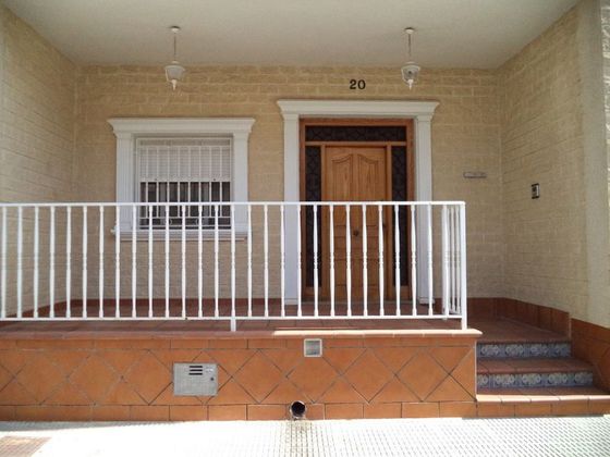 Foto 2 de Dúplex en venta en San Pedro del Pinatar de 9 habitaciones con terraza y jardín