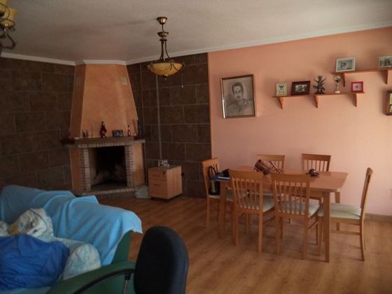 Foto 2 de Dúplex en venta en Los Peñascos-El Salero-Los Imbernones de 3 habitaciones con terraza y aire acondicionado