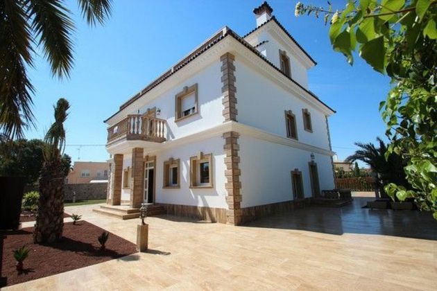 Foto 1 de Casa en venda a Cabo Roig - La Zenia de 6 habitacions amb terrassa i piscina