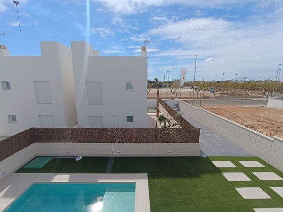 Foto 2 de Xalet en venda a Zona Pueblo de 3 habitacions amb terrassa i piscina