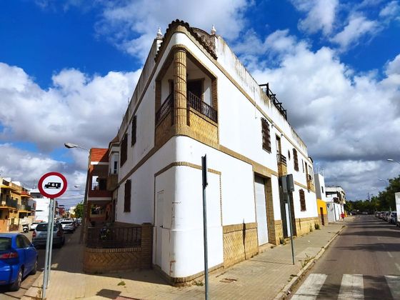 Foto 1 de Local en venda a calle Guadix de 181 m²