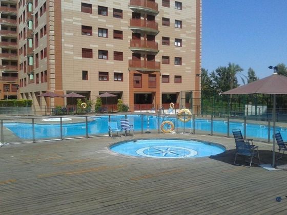 Foto 2 de Venta de piso en El Cano - Los Bermejales de 3 habitaciones con piscina y garaje
