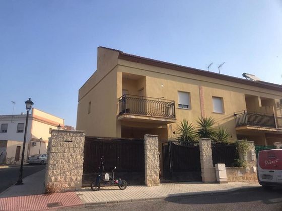 Foto 1 de Casa adossada en venda a calle Galilea de 3 habitacions amb terrassa