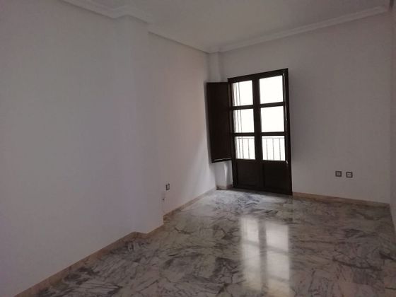 Foto 2 de Venta de piso en calle Augusto Plasencia de 2 habitaciones con balcón y aire acondicionado
