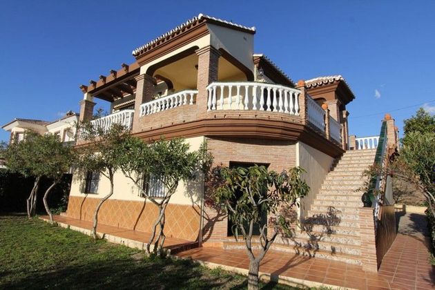 Foto 1 de Xalet en venda a Algarrobo de 3 habitacions amb terrassa i jardí