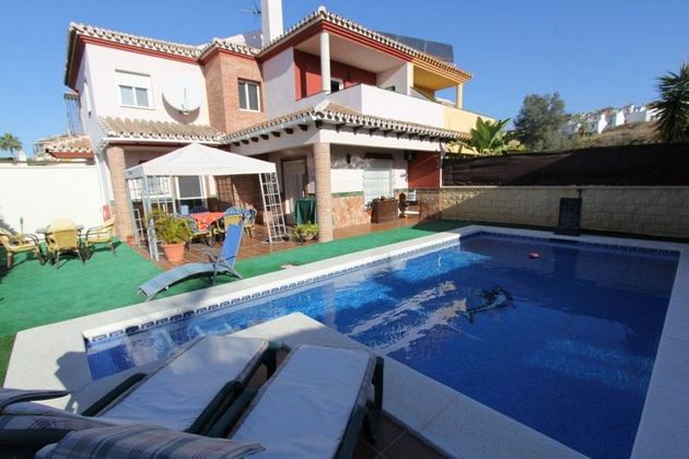 Foto 1 de Casa en venda a calle Cariñena de 3 habitacions amb terrassa i piscina