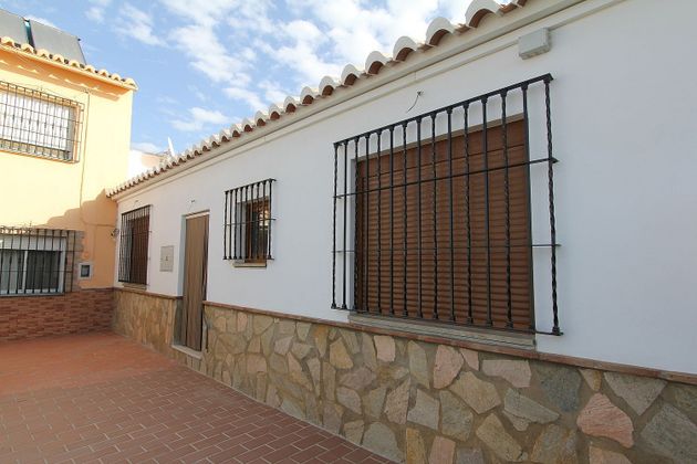 Foto 2 de Venta de casa adosada en calle Los Toscanos de 2 habitaciones con terraza