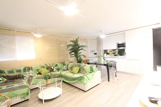 Foto 1 de Alquiler de piso en Poniente-Faro de 3 habitaciones con muebles y aire acondicionado