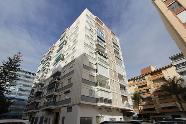 Foto 1 de Pis en lloguer a Poniente-Faro de 3 habitacions amb terrassa i mobles