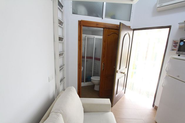 Foto 2 de Estudi en lloguer a Poniente-Faro amb mobles i aire acondicionat