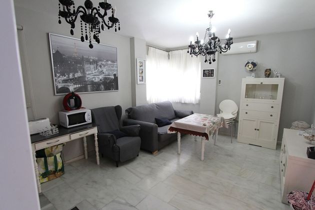 Foto 1 de Piso en alquiler en Paseo Marítimo de Levante de 1 habitación con muebles y aire acondicionado