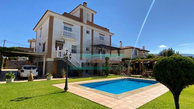 Foto 1 de Xalet en venda a calle Comares de 5 habitacions amb terrassa i piscina