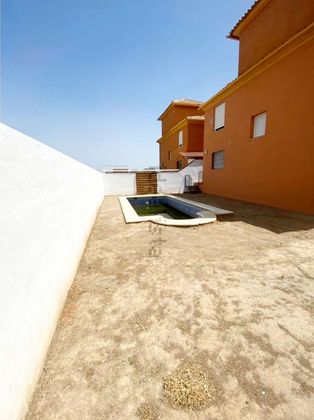 Foto 1 de Venta de chalet en calle Cuervo de 5 habitaciones con terraza y piscina