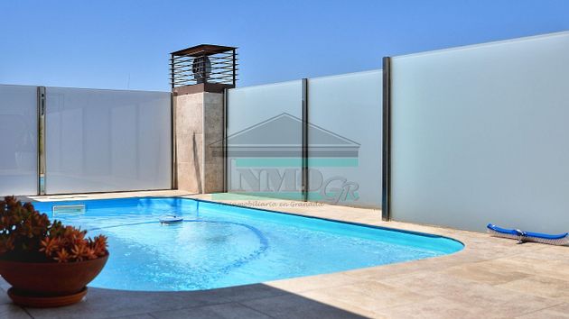 Foto 1 de Casa en venda a calle María Lejárraga de 3 habitacions amb terrassa i piscina