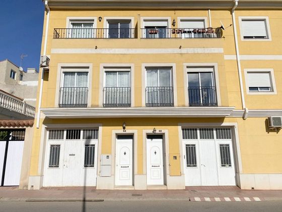 Foto 1 de Casa adossada en venda a ronda Carlet de 3 habitacions amb balcó i calefacció