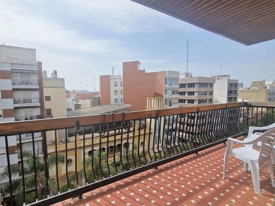 Foto 2 de Piso en venta en Centro - Casco antiguo de 4 habitaciones con terraza y ascensor