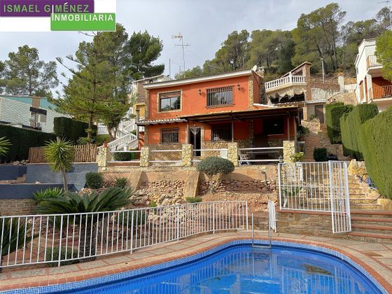 Foto 1 de Xalet en venda a Serra de 4 habitacions amb terrassa i piscina