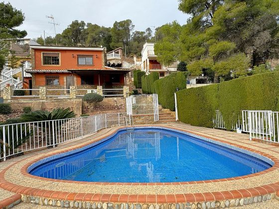 Foto 2 de Venta de chalet en Serra de 4 habitaciones con terraza y piscina