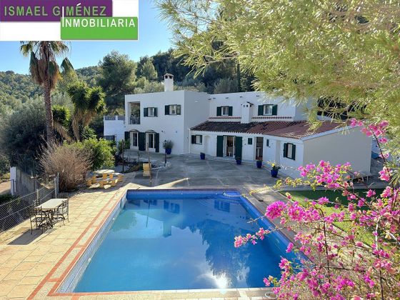 Foto 1 de Xalet en venda a Serra de 5 habitacions amb terrassa i piscina