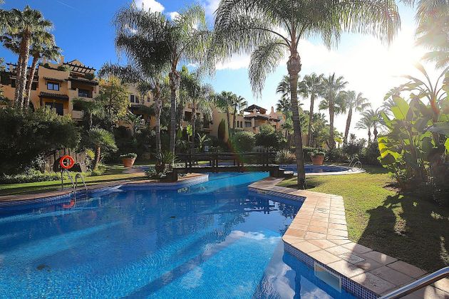 Foto 1 de Àtic en lloguer a Paraíso - Atalaya- Benamara de 3 habitacions amb terrassa i piscina