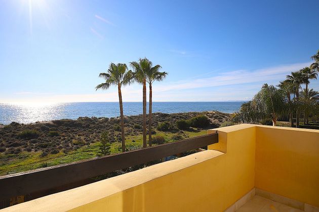 Foto 1 de Casa adosada en alquiler en Los Monteros - Bahía de Marbella de 6 habitaciones con terraza y piscina