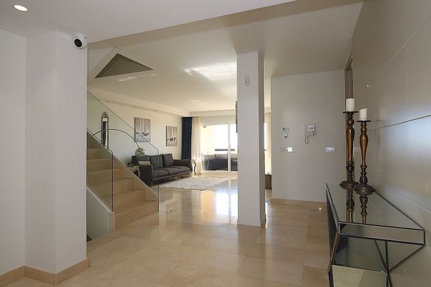 Foto 2 de Casa adosada en alquiler en Los Monteros - Bahía de Marbella de 6 habitaciones con terraza y piscina