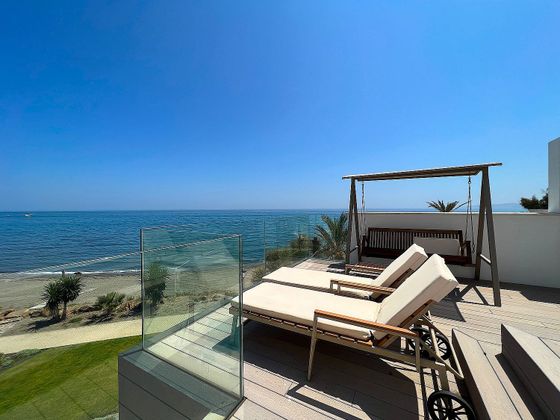 Foto 1 de Alquiler de casa adosada en Estepona Oeste - Valle Romano - Bahía Dorada de 3 habitaciones con terraza y piscina