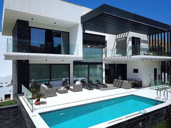 Foto 1 de Xalet en venda a Cabo Pino - Reserva de Marbella de 6 habitacions amb terrassa i piscina