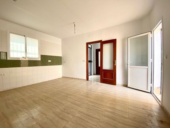 Foto 1 de Casa adossada en venda a Aguadulce (Sevilla) de 3 habitacions amb terrassa i balcó