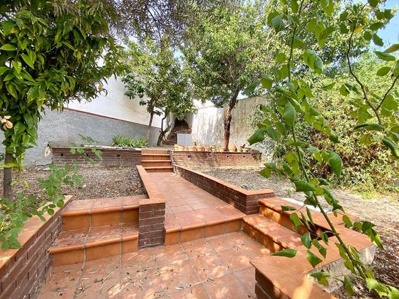 Foto 1 de Casa adossada en venda a plaza De Andalucia de 5 habitacions amb terrassa i piscina