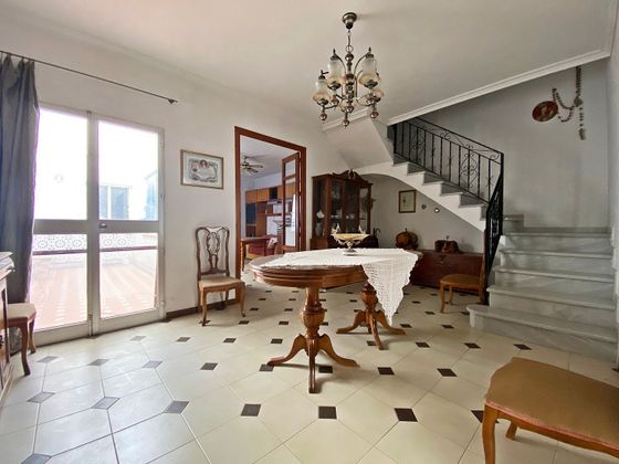 Foto 2 de Casa adossada en venda a calle Martin Arjona de 5 habitacions amb terrassa