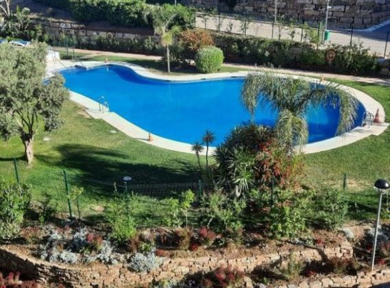 Foto 2 de Àtic en venda a urbanización Cortijo Colorado de 2 habitacions amb terrassa i piscina