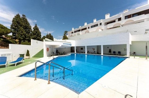 Foto 1 de Casa adossada en venda a calle Araijanal de 3 habitacions amb terrassa i piscina