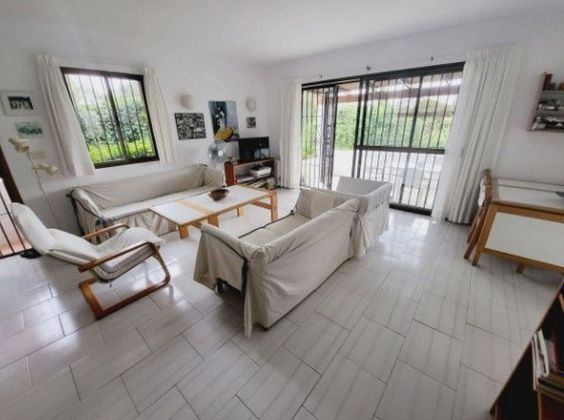 Foto 2 de Xalet en venda a calle Santander El Faro de 3 habitacions amb terrassa i piscina