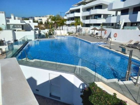 Foto 1 de Àtic en venda a calle Ave Sierra Morena de 4 habitacions amb terrassa i piscina