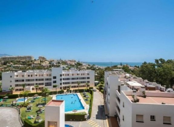 Foto 1 de Pis en venda a calle Conil Miraflores de 2 habitacions amb terrassa i piscina