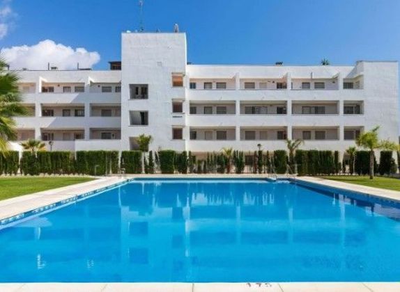 Foto 2 de Pis en venda a calle Conil Miraflores de 2 habitacions amb terrassa i piscina