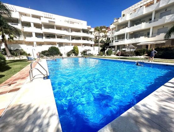 Foto 2 de Pis en venda a calle Torcal de 3 habitacions amb terrassa i piscina