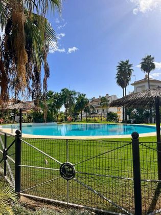Foto 2 de Pis en lloguer a calle Cartajima de 2 habitacions amb terrassa i piscina