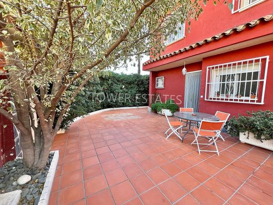 Foto 1 de Casa adossada en venda a Nucia (la) de 3 habitacions amb terrassa i piscina