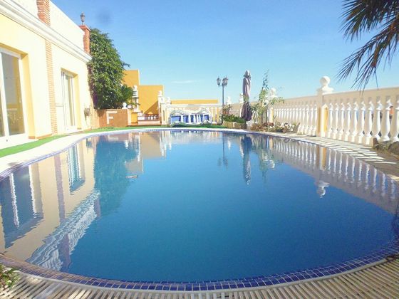 Foto 2 de Chalet en venta en avenida De Cuba de 6 habitaciones con terraza y piscina