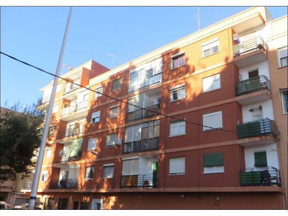 Foto 2 de Pis en venda a Zona Calle Valencia de 3 habitacions amb balcó
