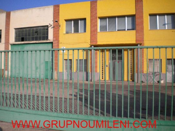 Foto 1 de Local en venda a Centro - Chiva amb garatge