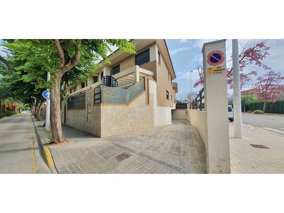 Foto 2 de Alquiler de casa adosada en Picanya de 5 habitaciones con terraza y garaje