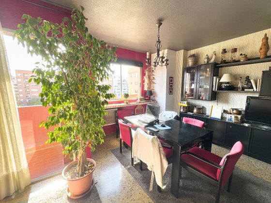 Foto 2 de Piso en venta en Torrefiel de 3 habitaciones con balcón y aire acondicionado