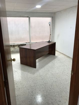 Foto 2 de Oficina en venda a avenida De la República Argentina amb ascensor