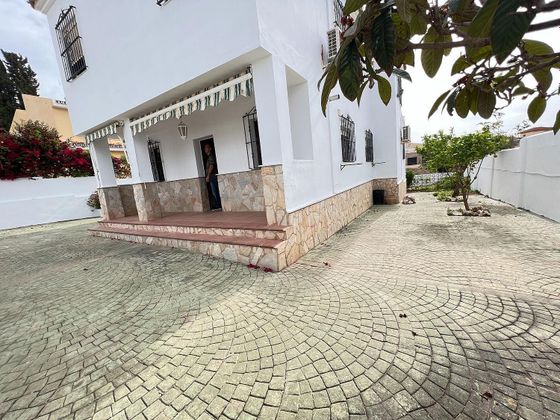 Foto 2 de Venta de chalet en Puerto de la Torre - Atabal de 5 habitaciones con terraza y piscina