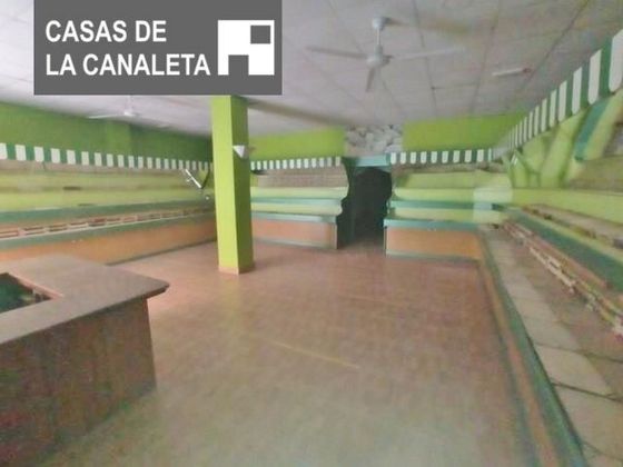 Foto 2 de Local en lloguer a La Constitución - Canaleta de 136 m²